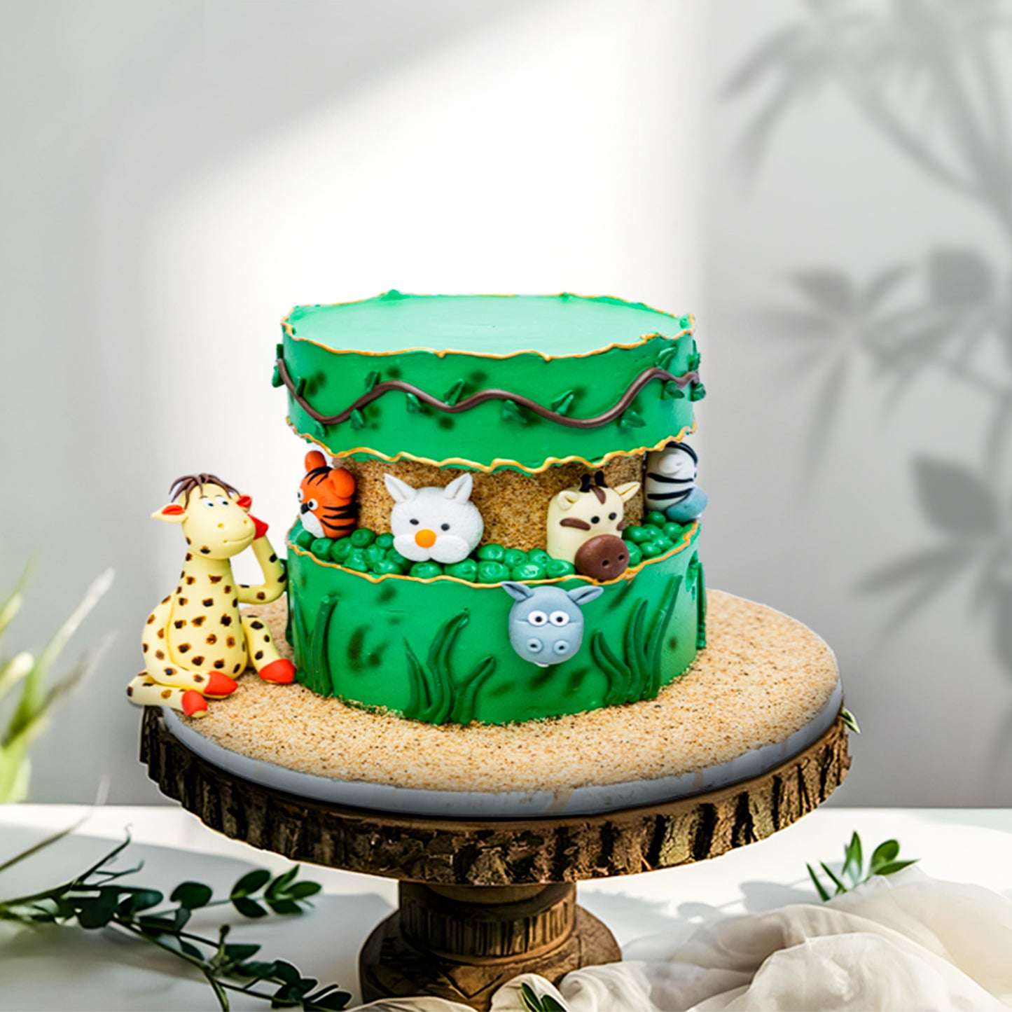 JUNGLE THEME CREAM CAKE